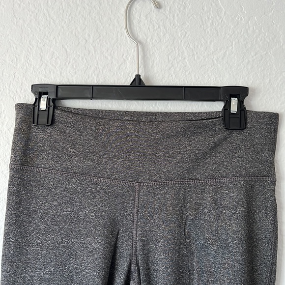 Gray quarter calve, athletic leggings - Picture 5 of 5